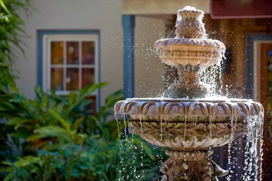 水景，花園里的一汪澄澈，讓空間更有生命力